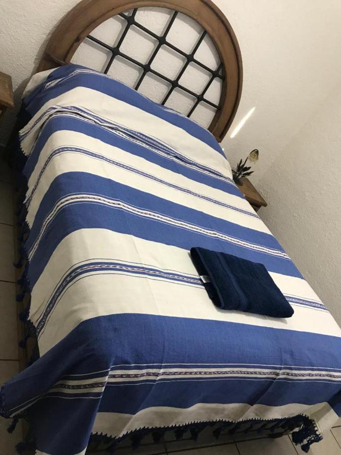 Departamento La Crucecita, Con Aire Acondicionado, Excelente Ubicacion, En Segunda Planta Apartment Santa Cruz Huatulco Ngoại thất bức ảnh